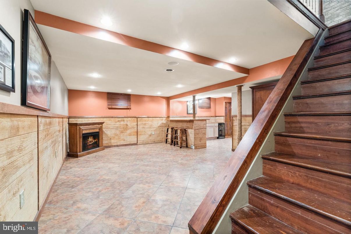 Fireplace, Interior, Recessed Lighting