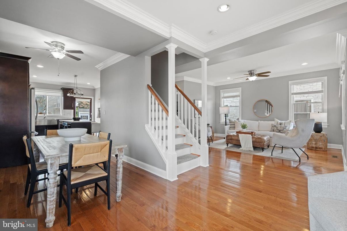Dining room, Interior, Living room, Pendant Lights, Recessed Lighting, Wood Texture Flooring