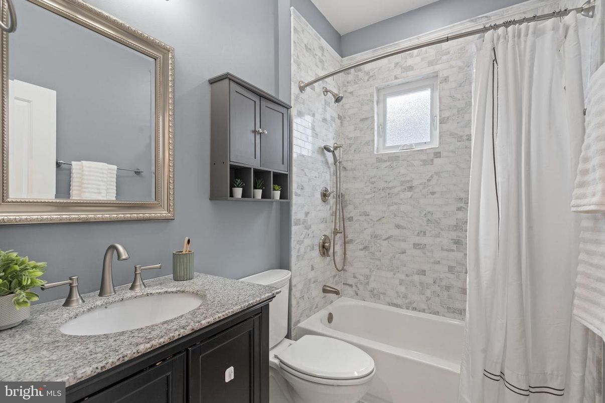 Bathroom, Interior, Marble Walls