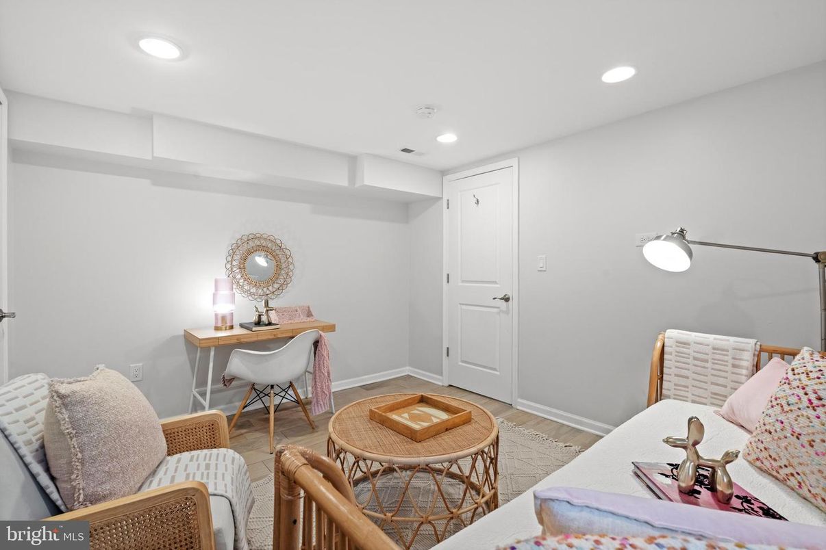 Home Office, Interior, Recessed Lighting, Wood Texture Flooring