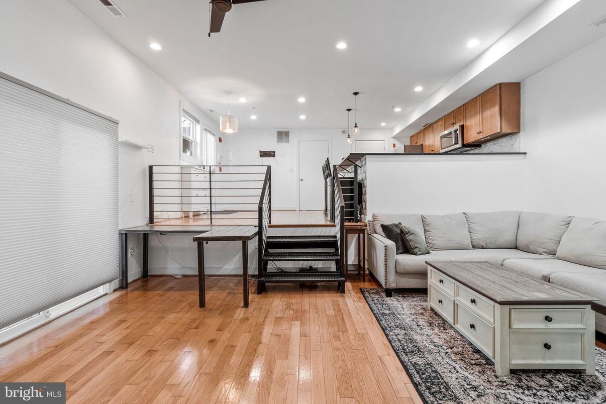 Interior, Kitchen, Living room, Pendant Lights, Recessed Lighting, Wood Texture Flooring