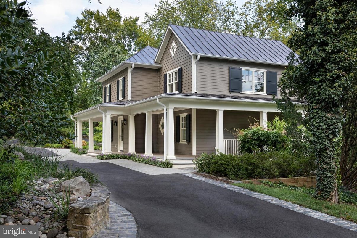 Exterior, Facade, Farmhouse