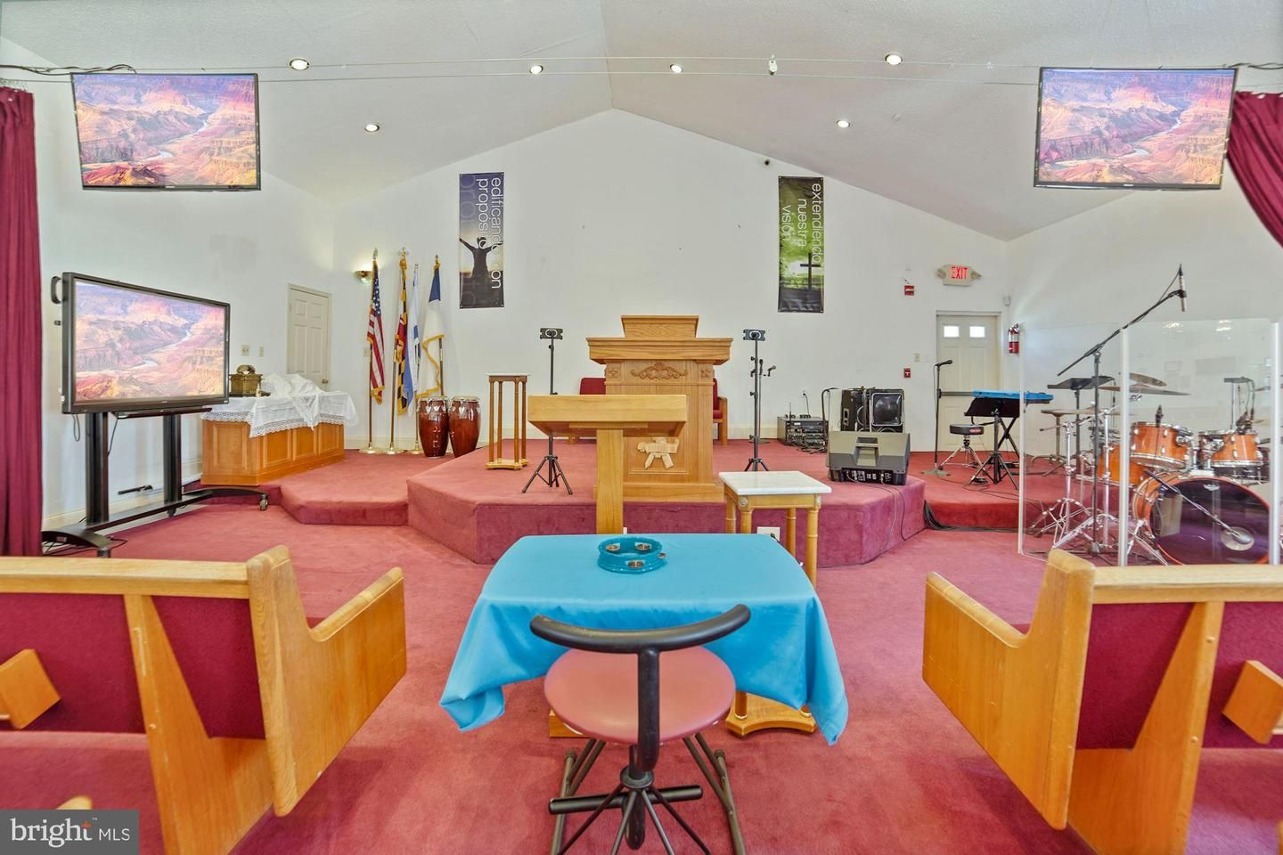 Game Room, Interior, Recessed Lighting