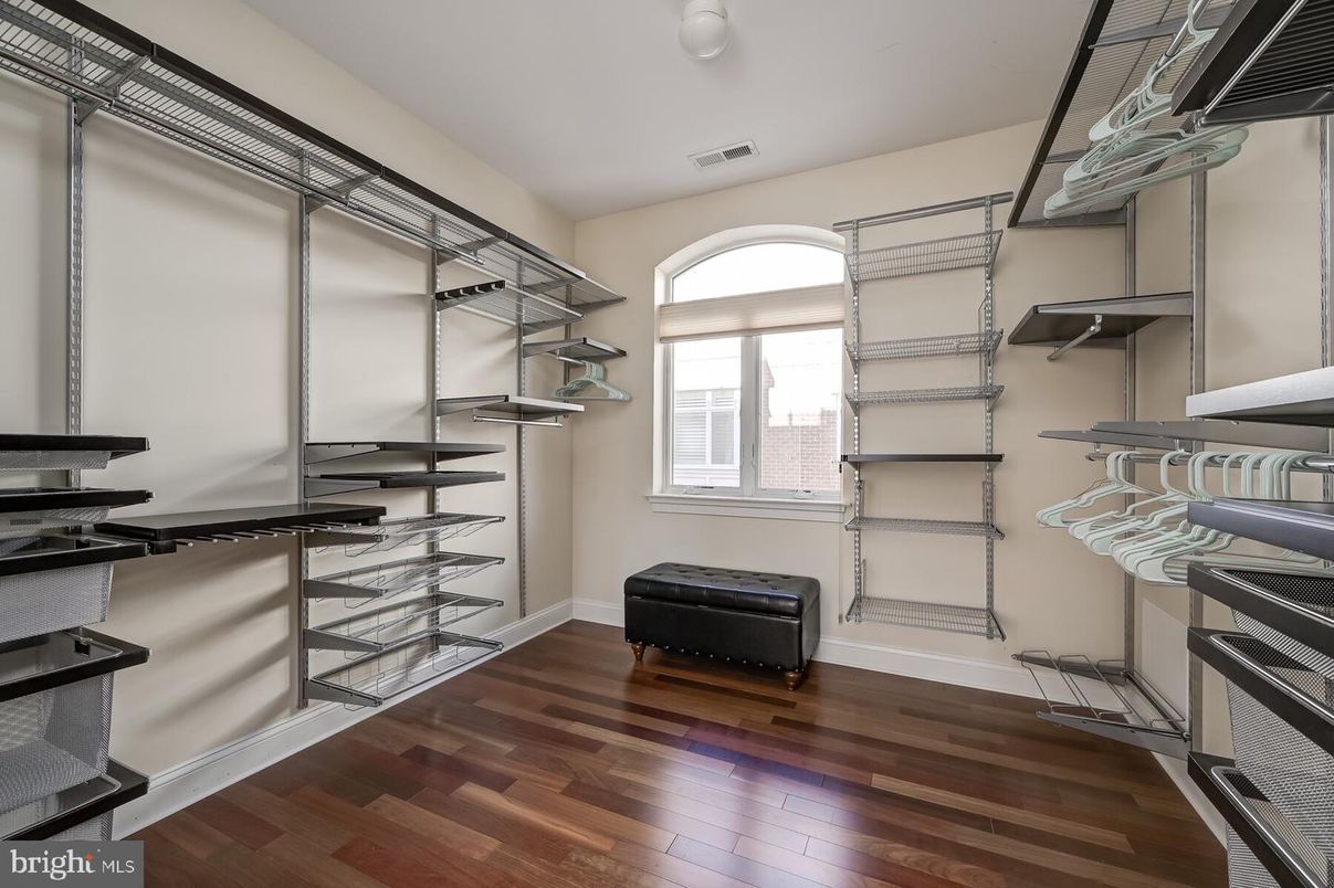 Interior, Walk-in Closets, Wood Texture Flooring