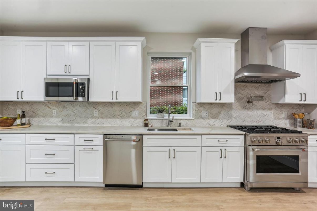 Interior, Kitchen, Stainless Steel Appliances, Wood Texture Flooring