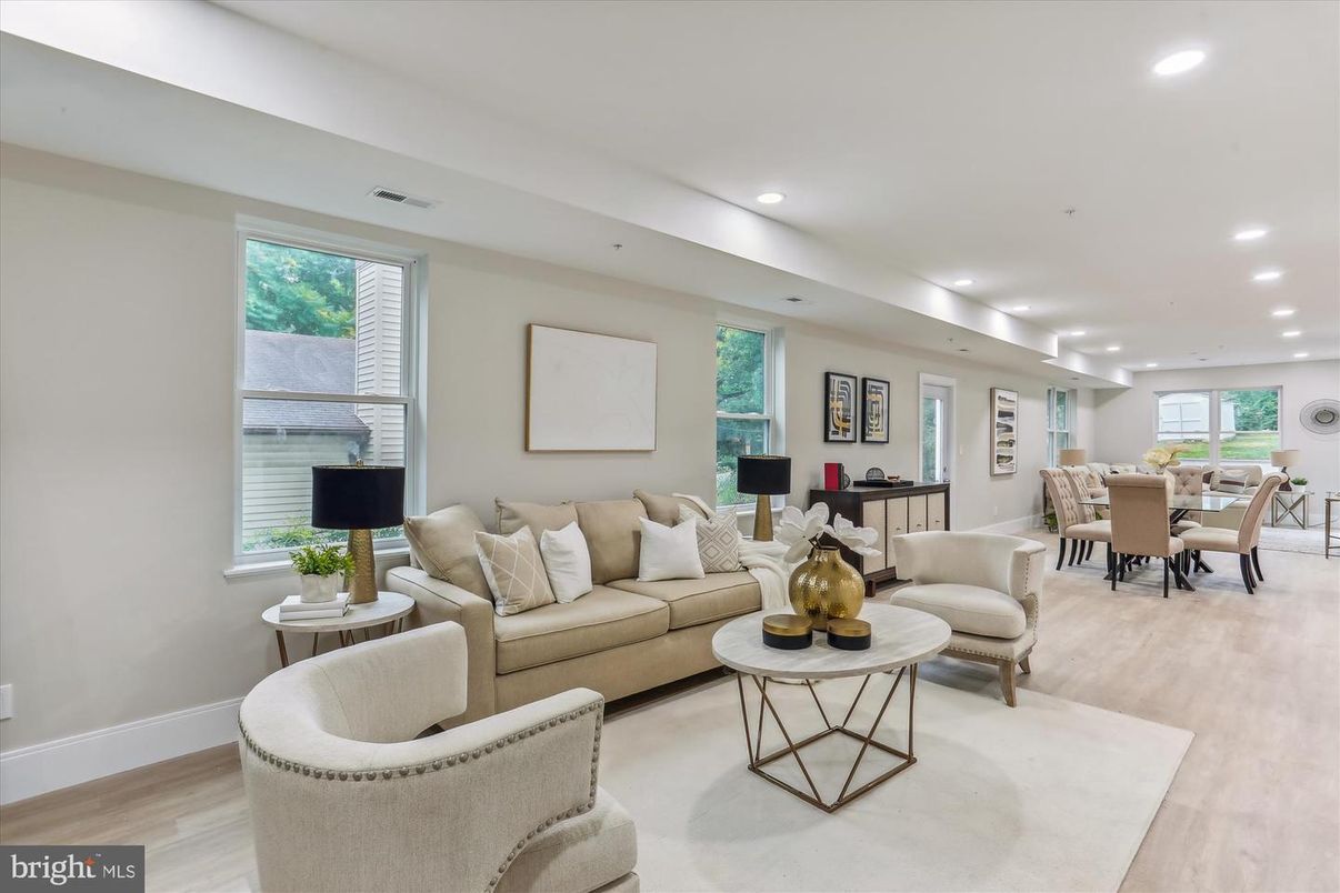 Dining room, Interior, Living room, Recessed Lighting, Wood Texture Flooring