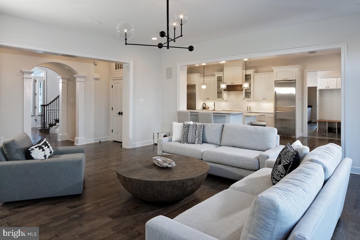 Interior, Kitchen, Living room, Pendant Lights, Recessed Lighting, Stainless Steel Appliances, Wood Texture Flooring