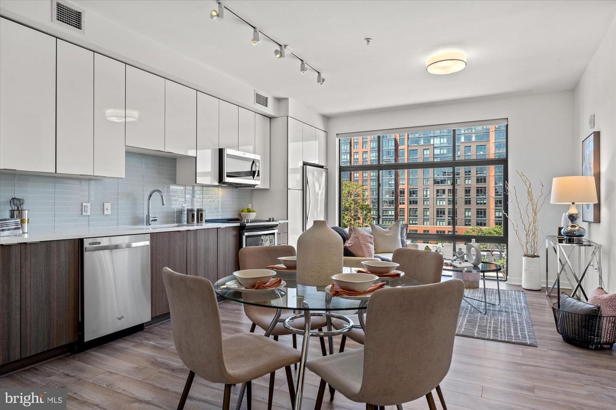 Dining room, Interior, Kitchen, Stainless Steel Appliances, Wood Texture Flooring