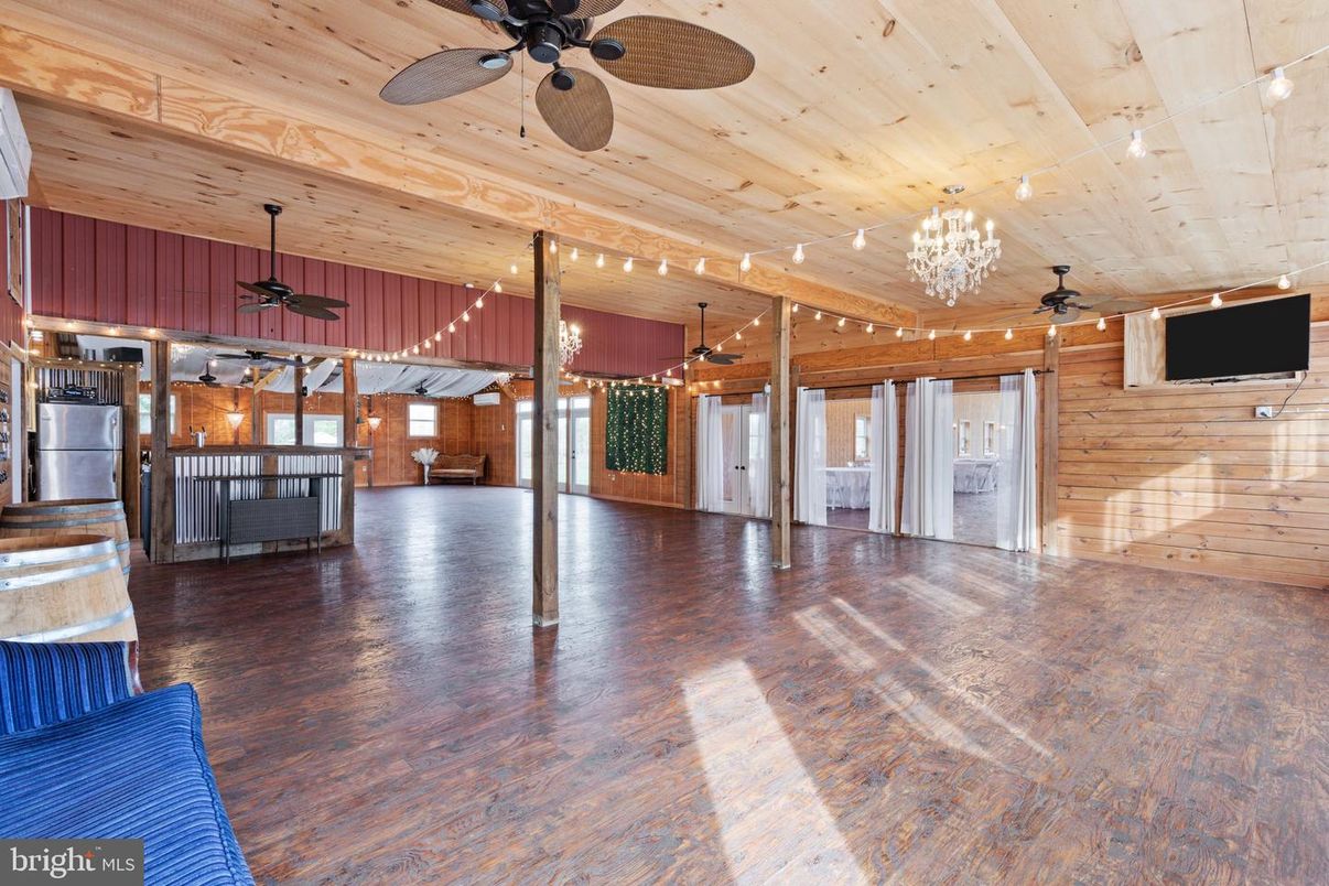 Chandelier, Empty room, Interior, Wooden Ceilings, Wood Texture Flooring, Wooden Walls