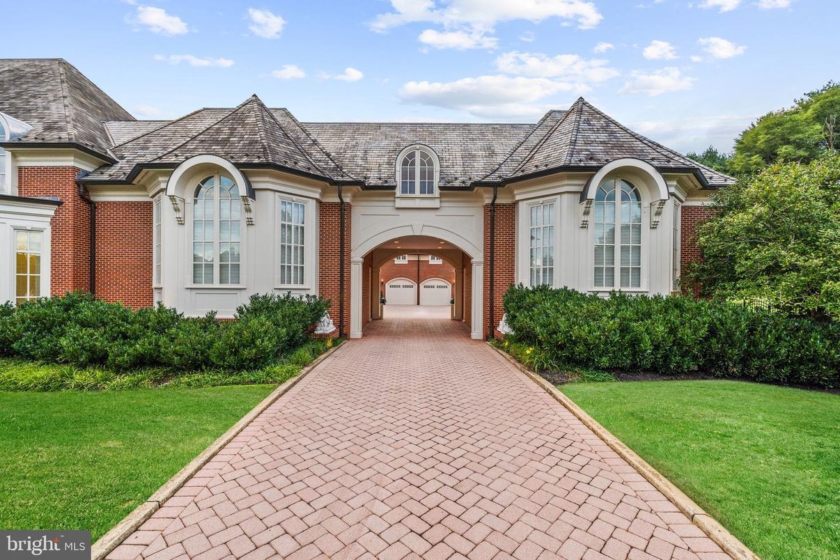 Exterior, Facade, Brick Facade, French Provincial