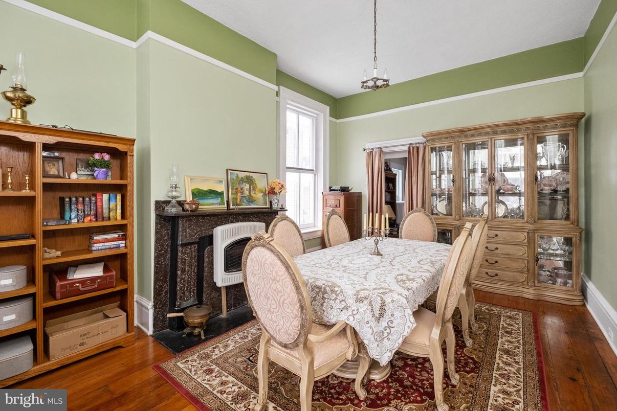 Dining room, Fireplace, Interior, Pendant Lights, Wood Texture Flooring