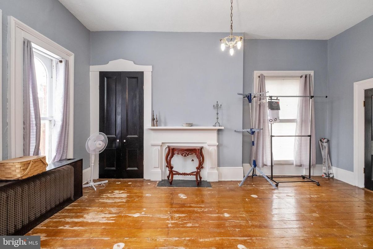 Interior, Pendant Lights, Wood Texture Flooring