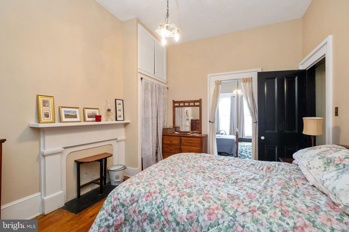 Bedroom, Fireplace, Interior, Pendant Lights, Wood Texture Flooring