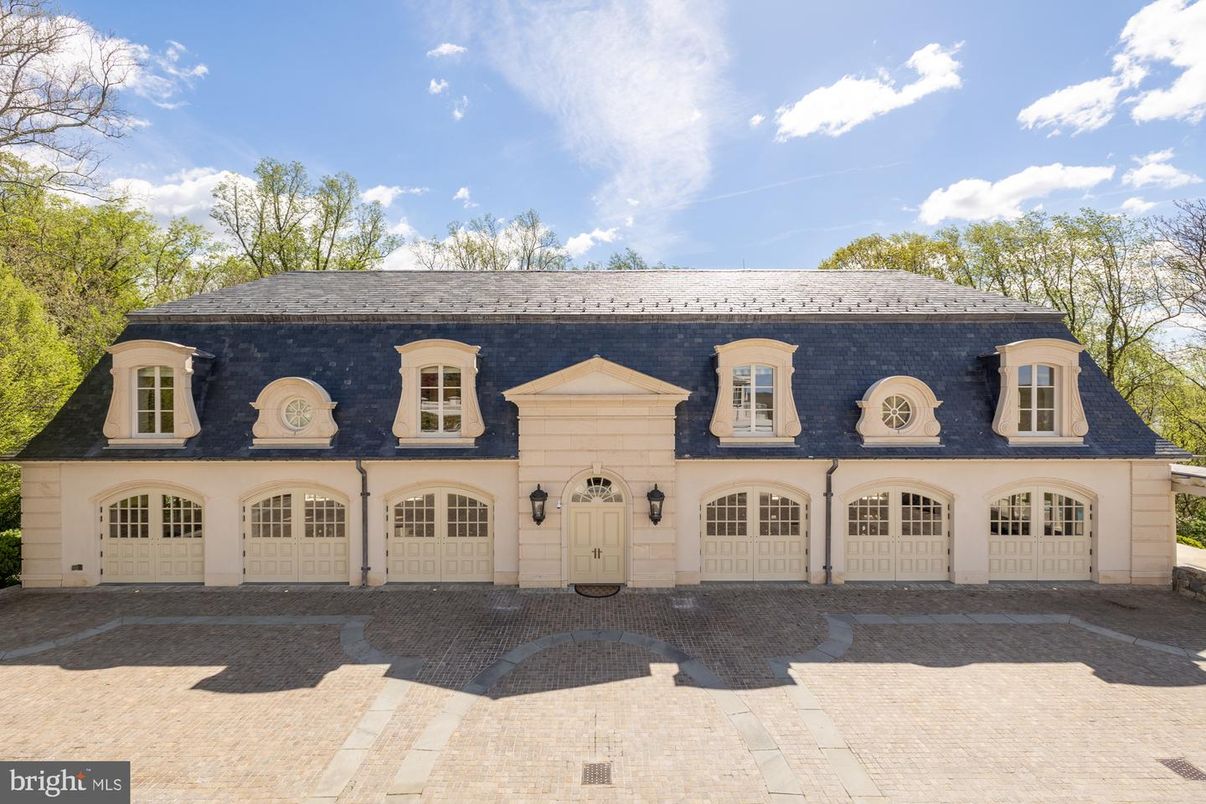 Attached, Exterior, Facade, French Provincial