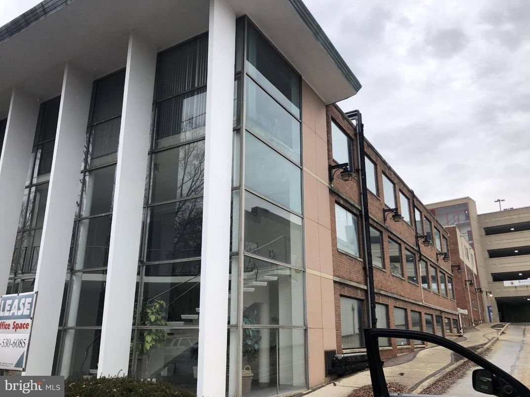 Exterior, Facade, None