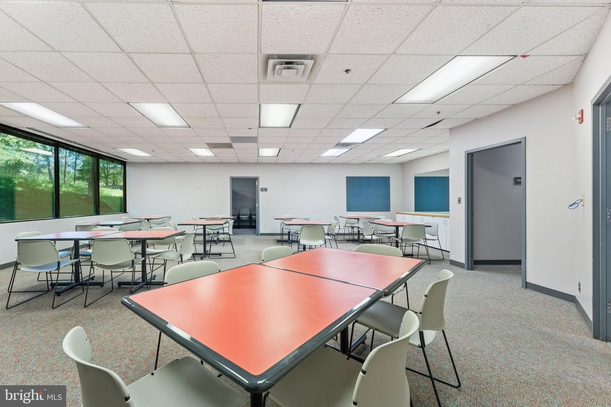 Dining room, Interior, Recessed Lighting