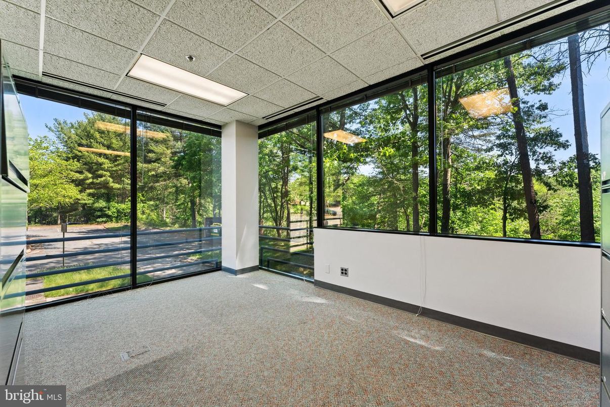 Empty room, Interior, Recessed Lighting, Sun Room