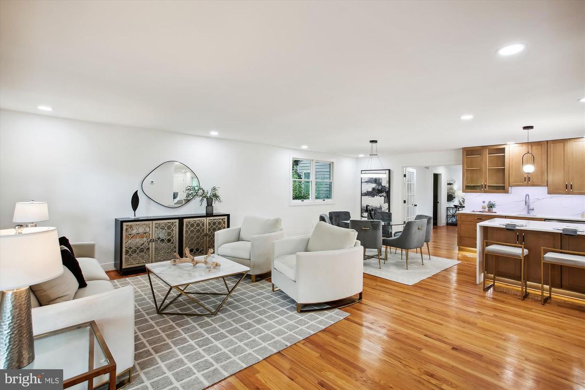 Dining room, Interior, Kitchen, Living room, Pendant Lights, Recessed Lighting, Wood Texture Flooring