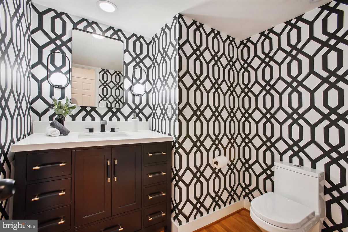 Bathroom, Interior, Recessed Lighting, Wood Texture Flooring