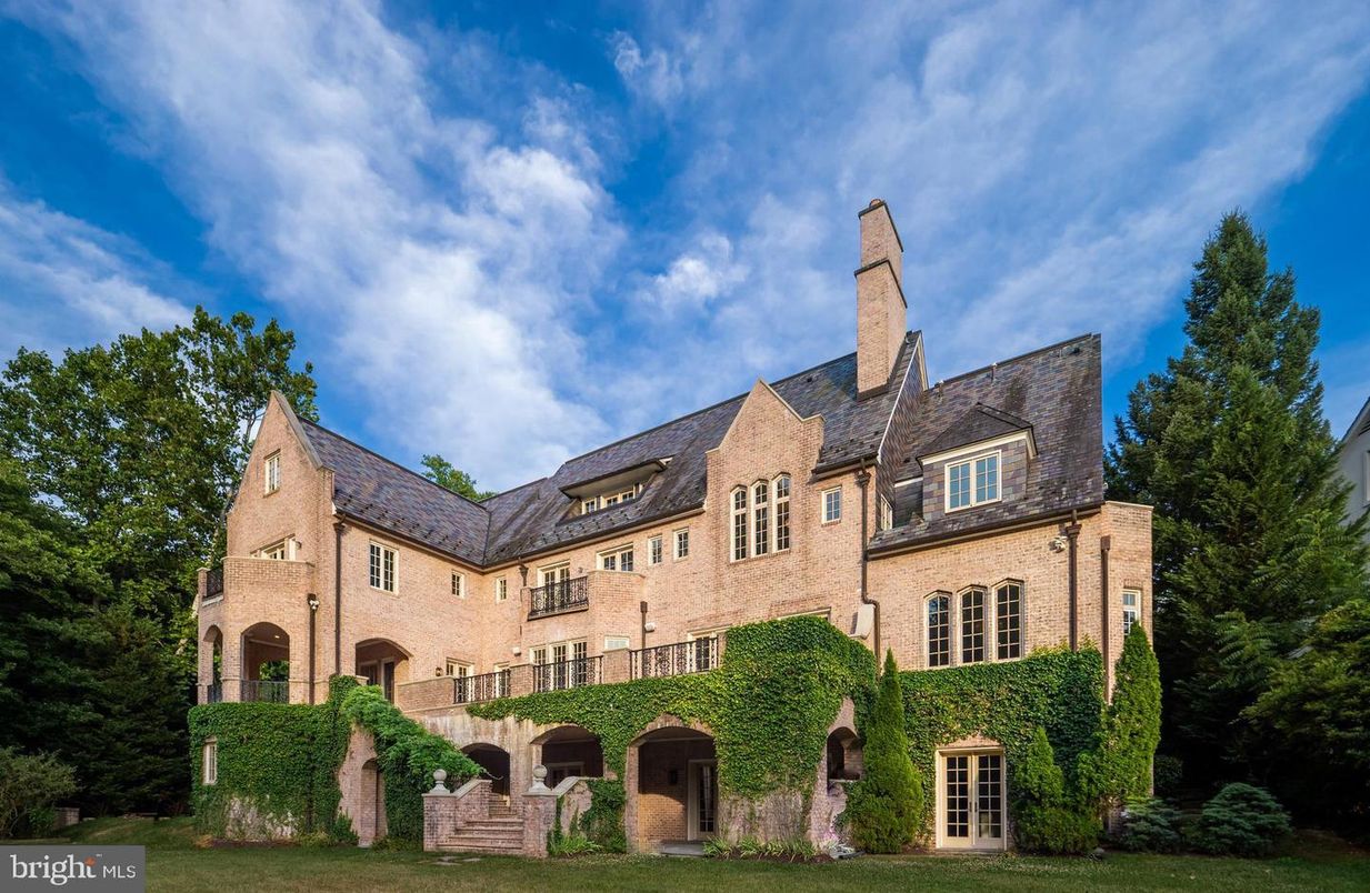 Exterior, Facade, Brick Facade, French Provincial