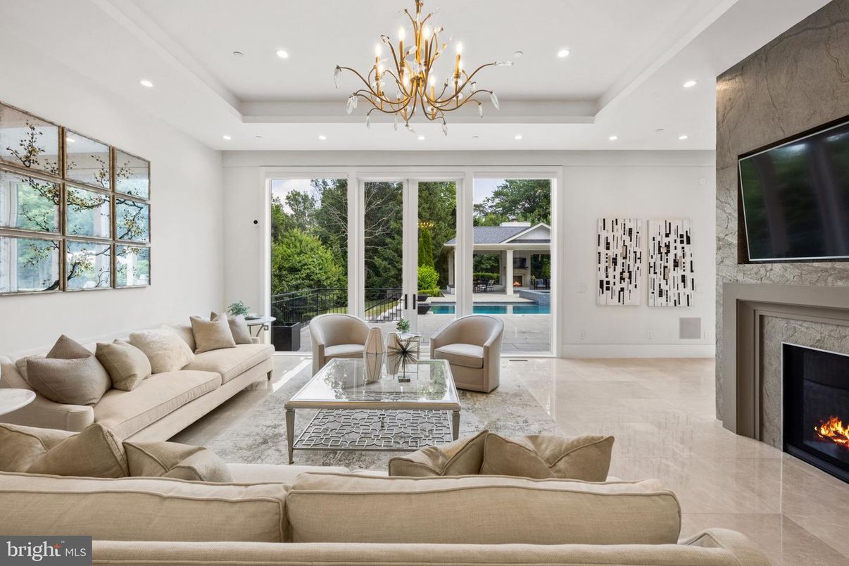 Chandelier, Fireplace, Interior, Living room, Recessed Lighting