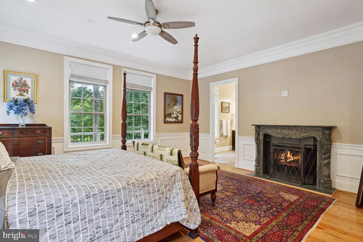 Bedroom, Fireplace, Interior, Recessed Lighting, Wood Texture Flooring