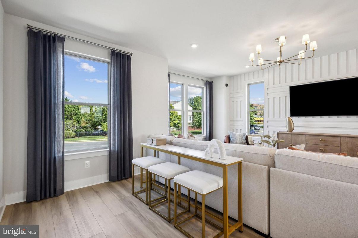 Dining room, Interior, Living room, Recessed Lighting, Wood Texture Flooring