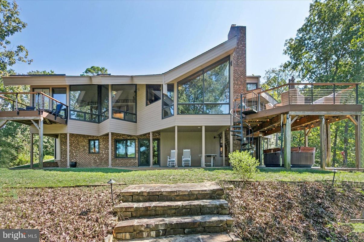 Backyard, Exterior, Hot Tub