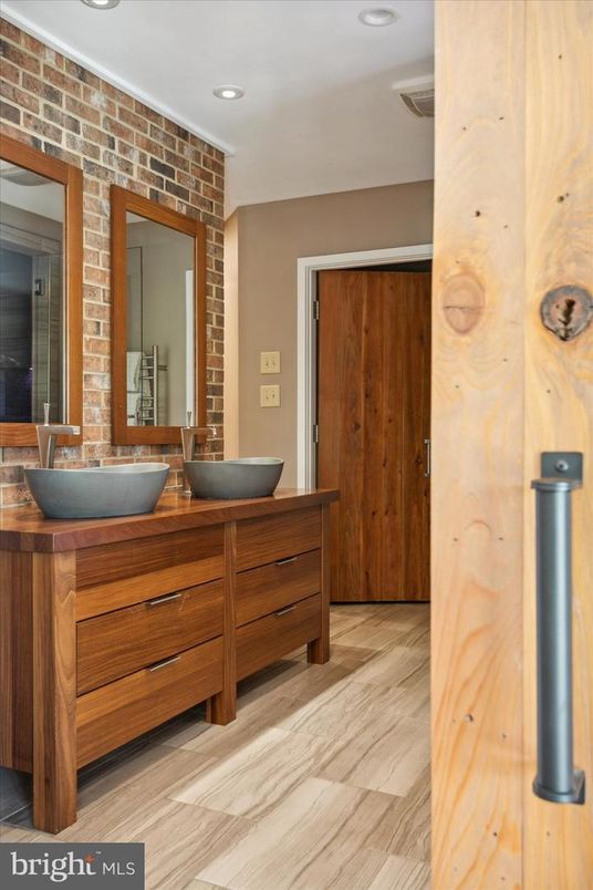 Bathroom, Interior, Recessed Lighting, Stone Walls