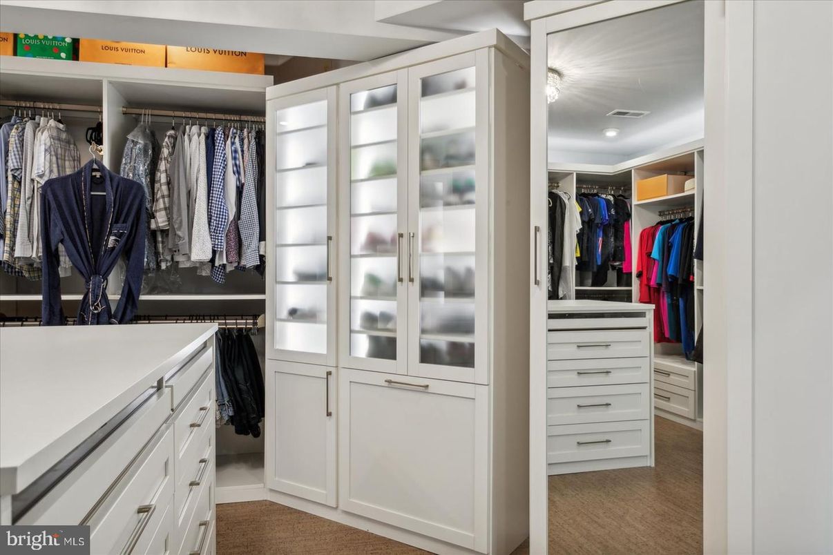 Interior, Recessed Lighting, Walk-in Closets