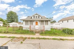 Backyard, Exterior, Facade, Cape Cod
