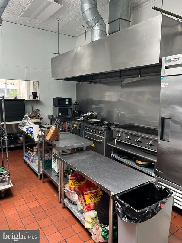 Interior, Kitchen, Stainless Steel Appliances