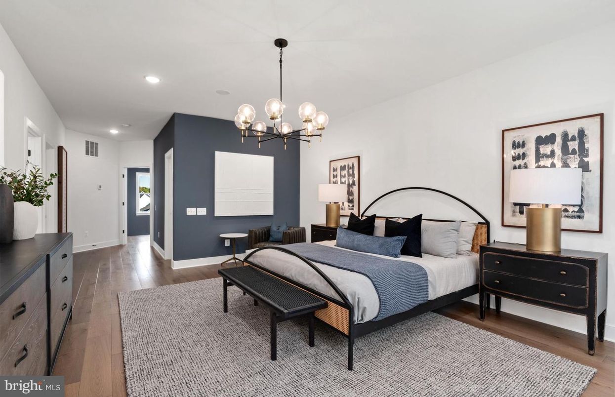 Bedroom, Interior, Pendant Lights, Recessed Lighting, Wood Texture Flooring