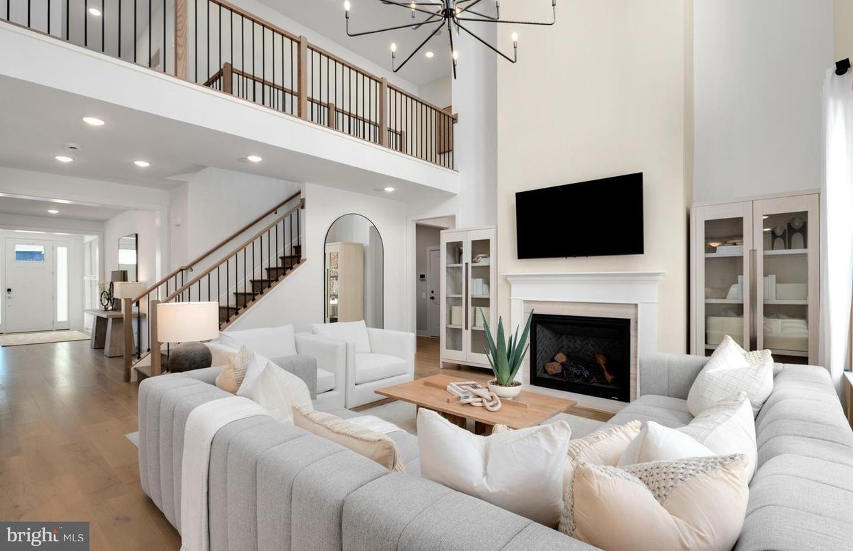 Fireplace, Interior, Living room, Pendant Lights, Recessed Lighting, Wood Texture Flooring