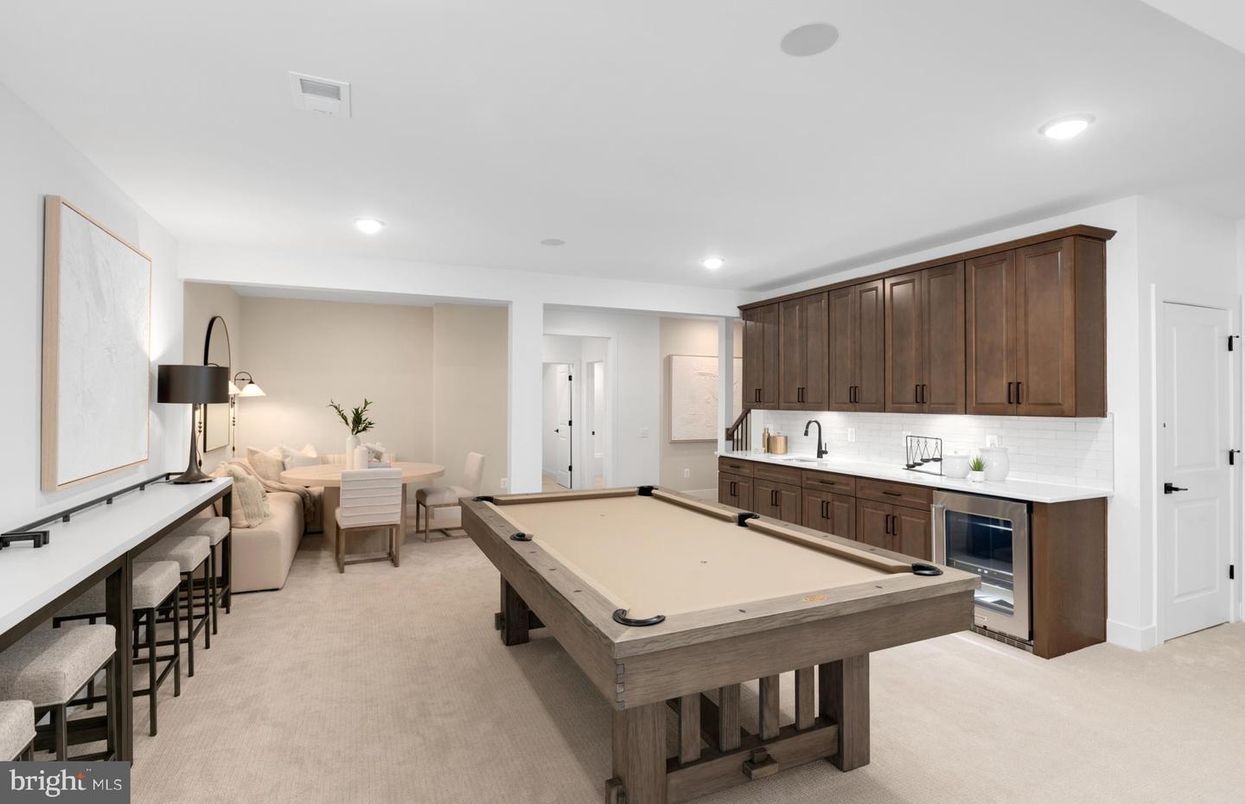 Billiard Table, Dining room, Game Room, Interior, Recessed Lighting