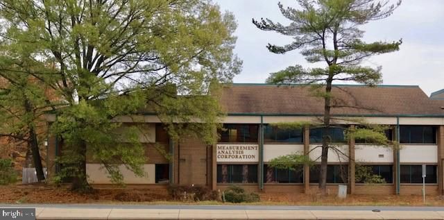 Exterior, Facade, None