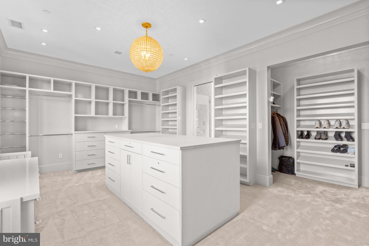 Interior, Pendant Lights, Recessed Lighting, Walk-in Closets