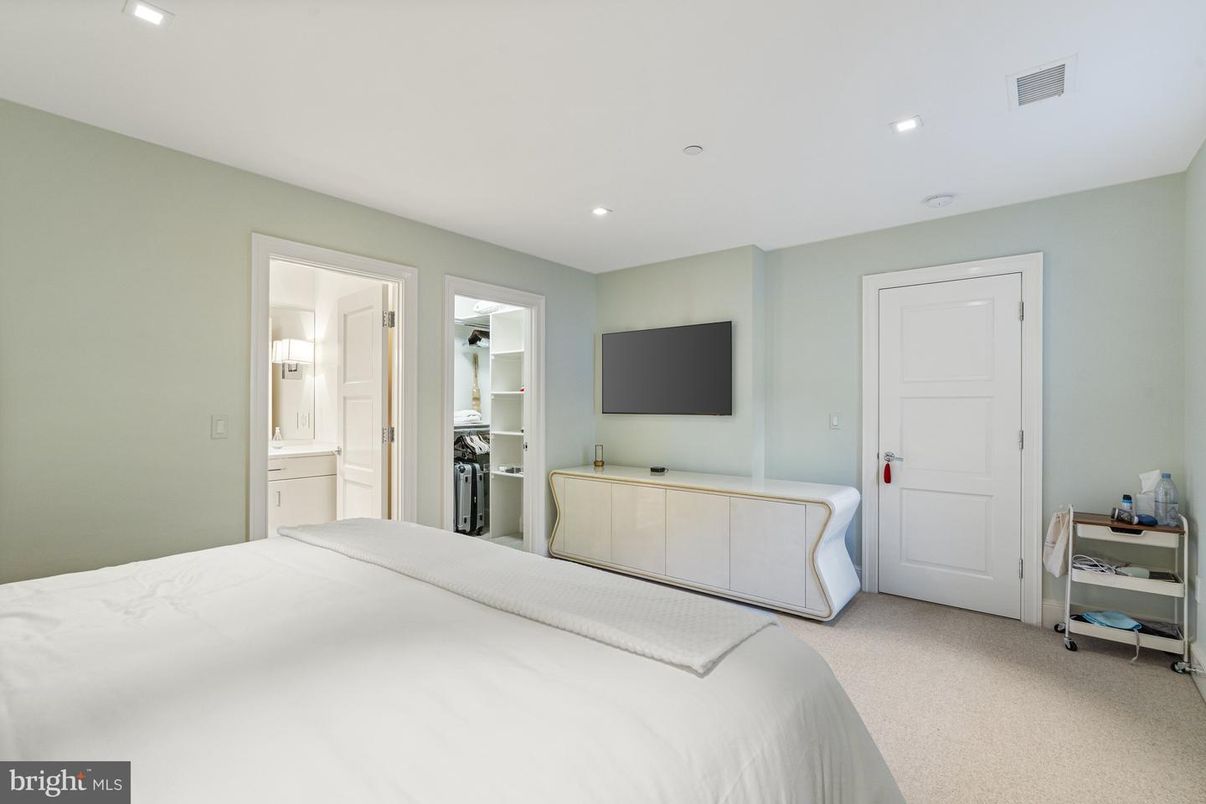 Bedroom, Interior, Recessed Lighting