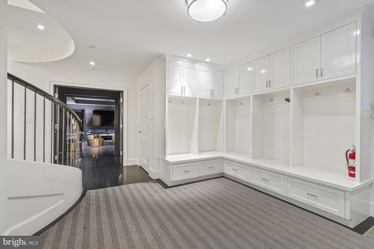 Interior, Recessed Lighting, Walk-in Closets, Wood Texture Flooring