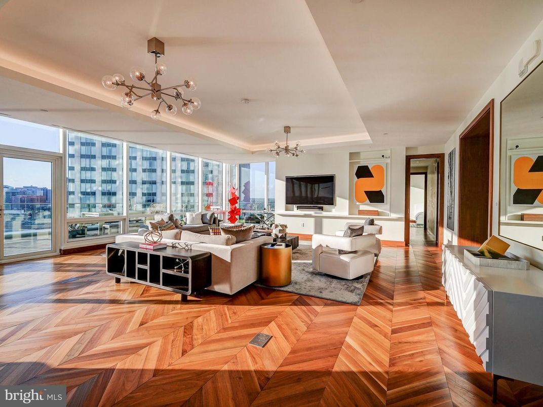 Interior, Living room, Pendant Lights, Wood Texture Flooring
