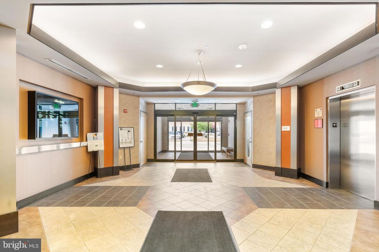 Elevator, Interior, Pendant Lights, Recessed Lighting