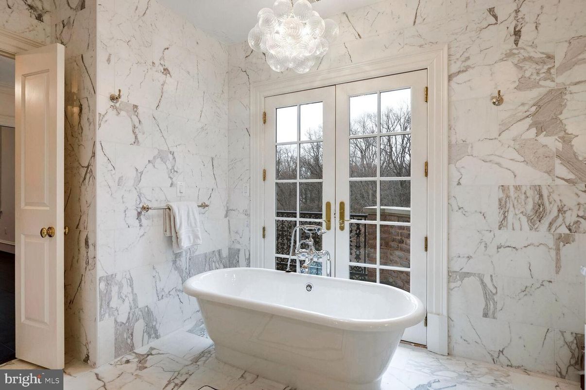 Bathroom, Free Standing Baths, Interior, Marble, Marble Walls, Pendant Lights