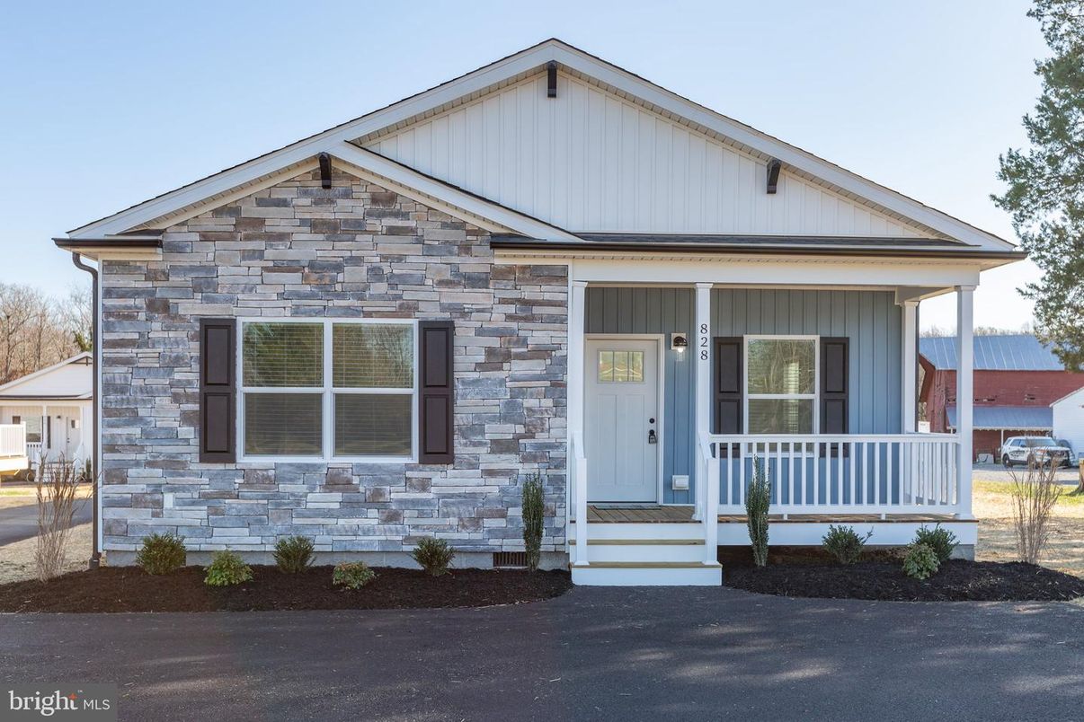 Exterior, Facade, American Craftsman