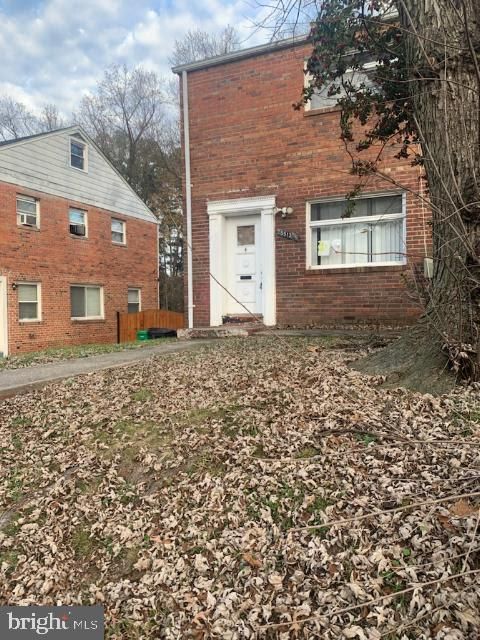 Exterior, Facade, Brick Facade, Cape Cod