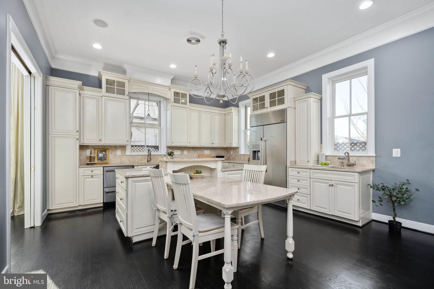 Chandelier, Dining room, Interior, Kitchen, Recessed Lighting, Stainless Steel Appliances, Wood Texture Flooring