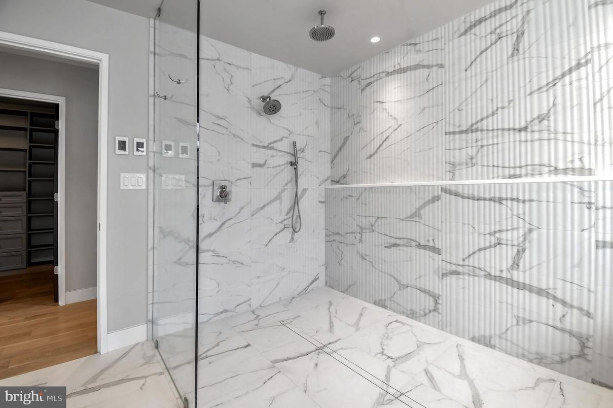 Bathroom, Interior, Marble, Marble Walls, Recessed Lighting