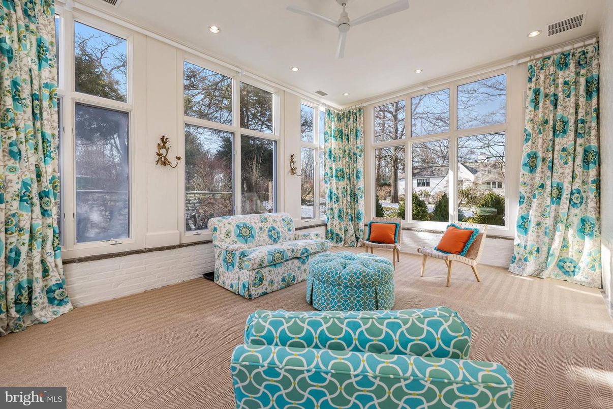 Interior, Living room, Recessed Lighting, Sun Room