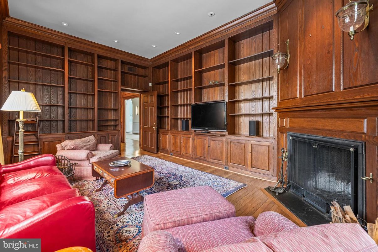 Fireplace, Interior, Living room, Recessed Lighting, Wood Texture Flooring, Wooden Walls