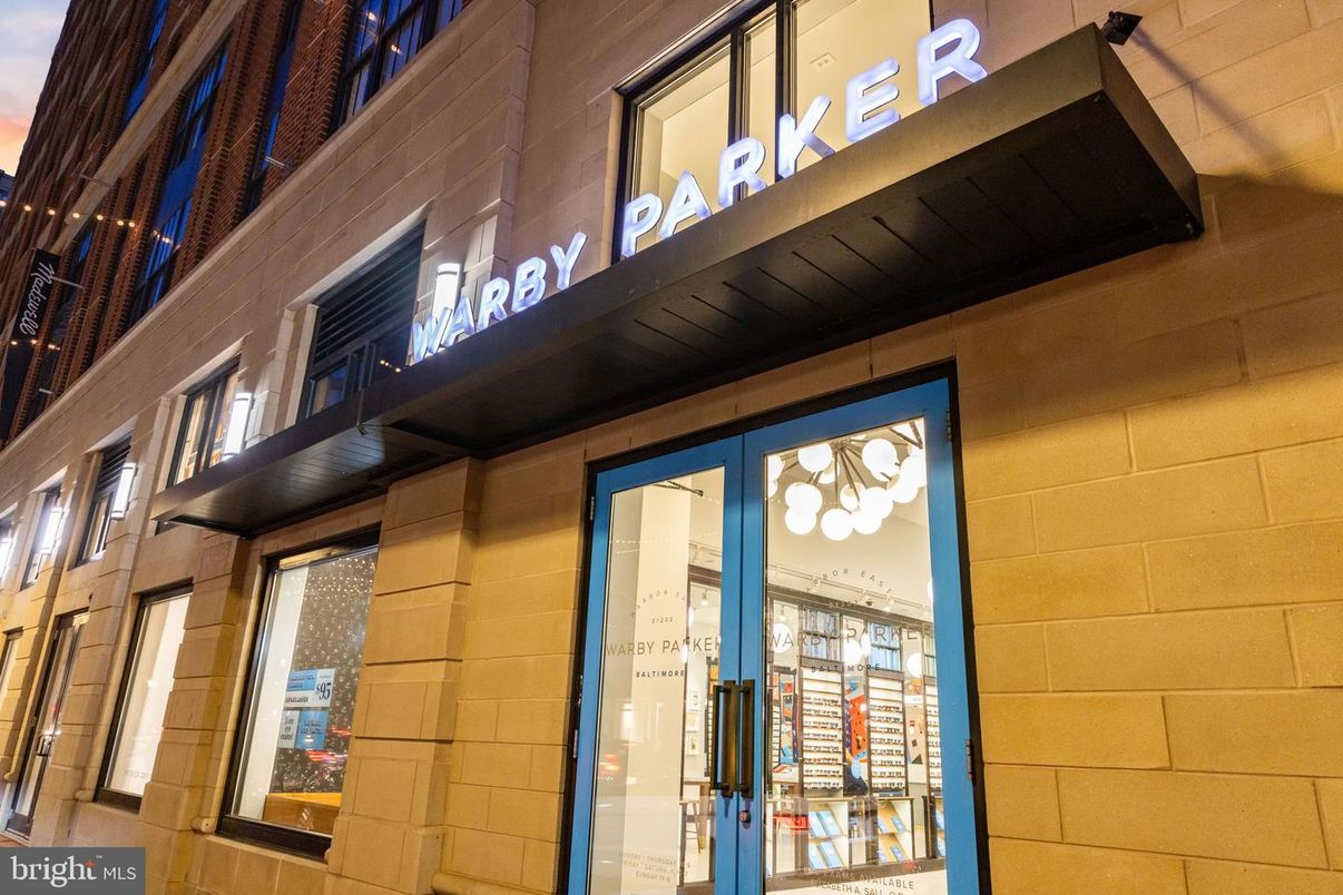 Exterior, Facade, None