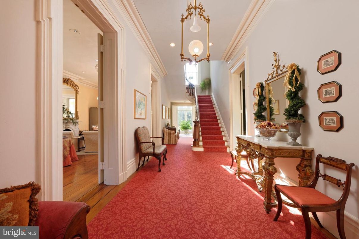 Interior, Pendant Lights, Recessed Lighting, Wood Texture Flooring